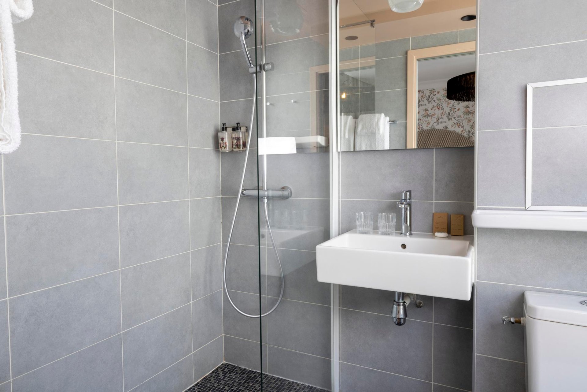 Hotel Bloum | Chambre Classique salle de bain