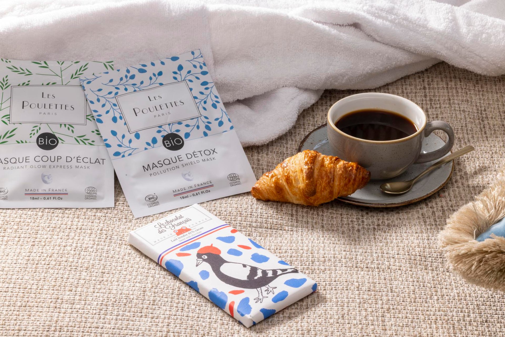 Hôtel Bloum Package Soirée-Pyjama Masques Les Poulettes Petit-déjeuner Chocolat Peignoirs